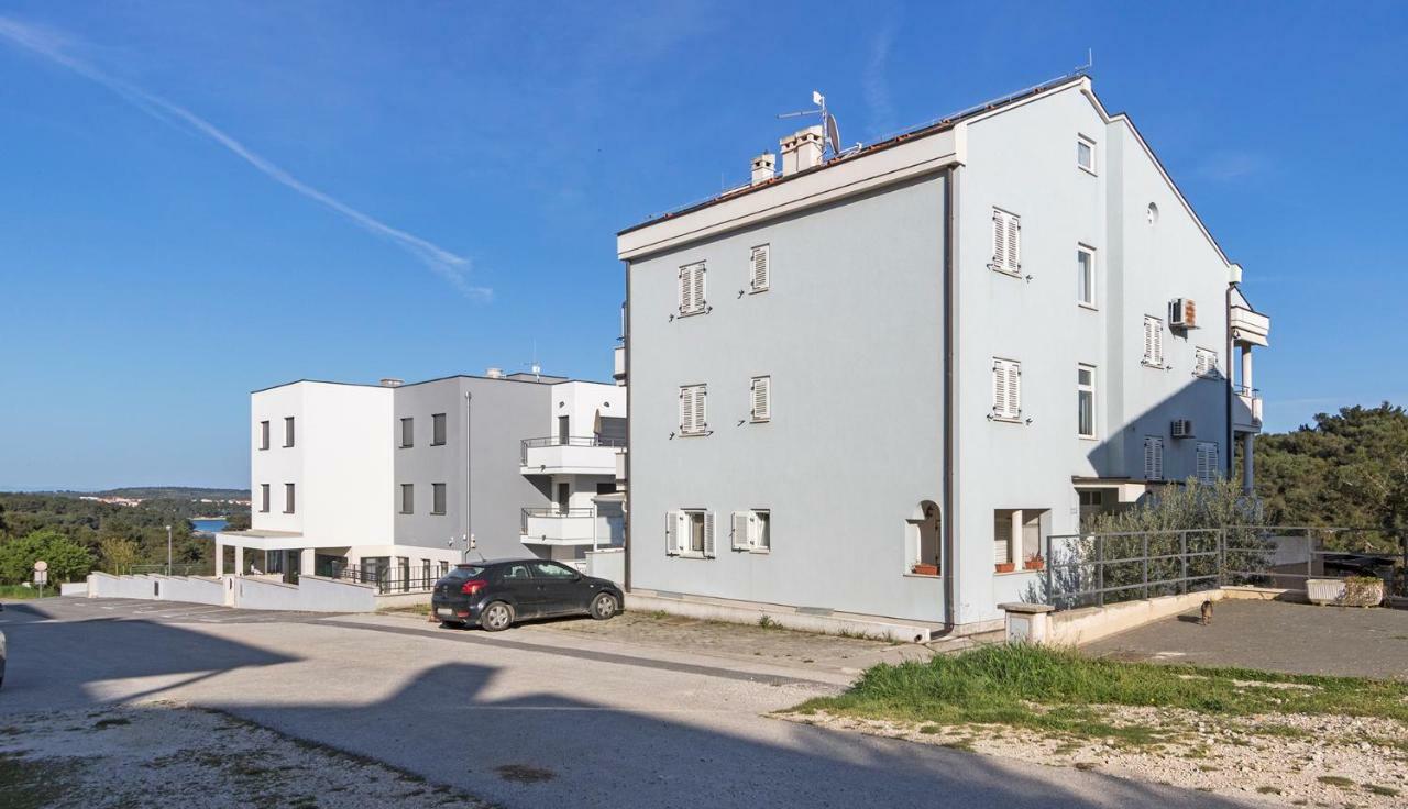 Ferienwohnung Blue Star Premantura Exterior foto